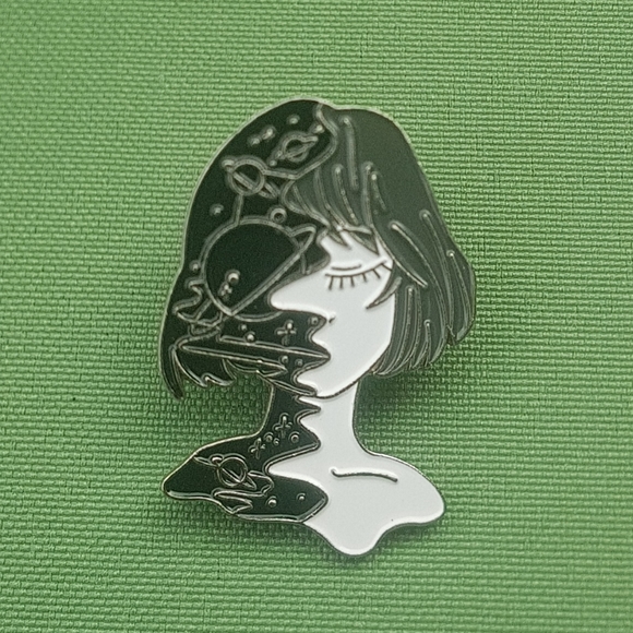 💜 Sailor Saturn Hotaru Tomoe Pin - Picture 3 of 5